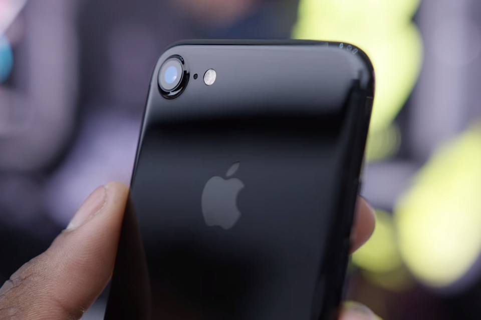明年iPhone 8会推出陶瓷版，售价将逆天！